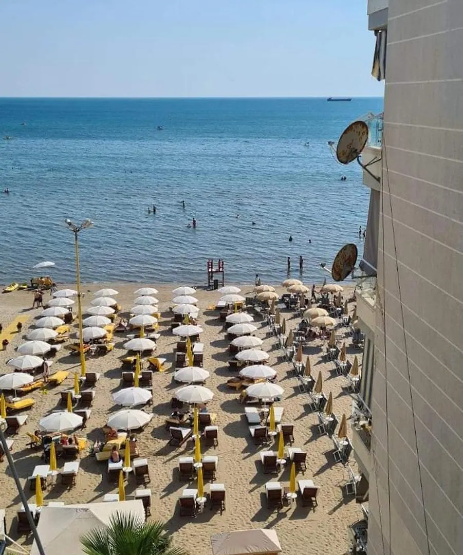 Los Locos Beach Apartment Durrës