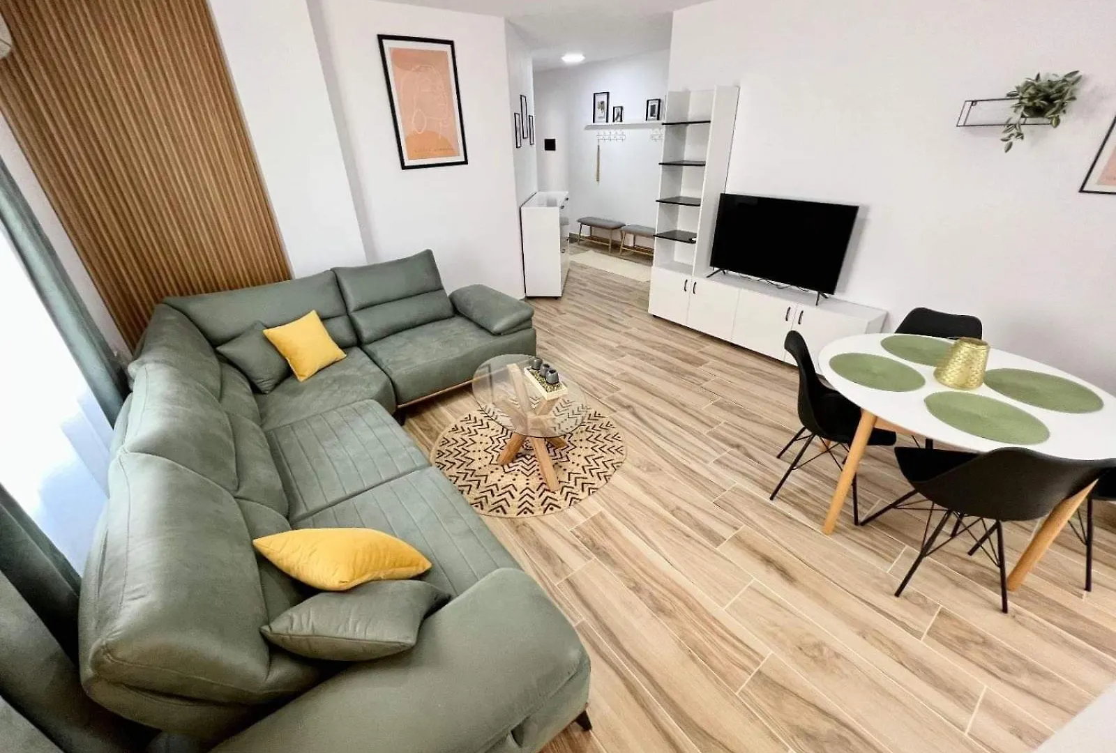 Los Locos Beach Apartment Durrës 0*,  Albanien